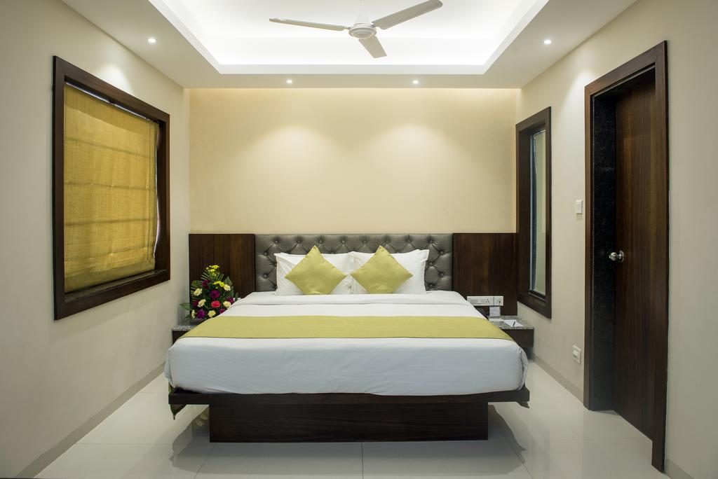 Calangute Towers - Am Hotel Kollection Rum bild